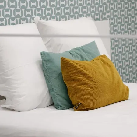 Bluestay 127 - Superb In *